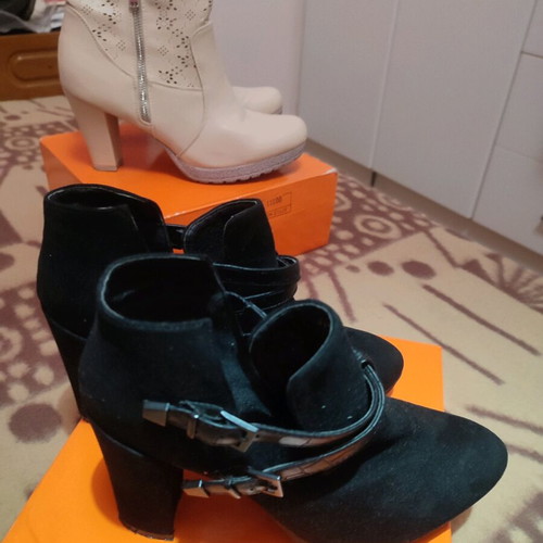 Ankle boots and sandal almost new, pack of 3 pairs