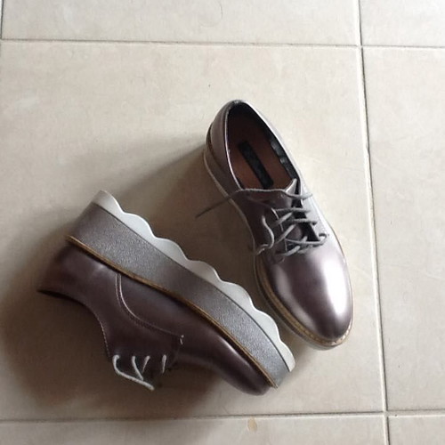 Snickers new silver color size 36