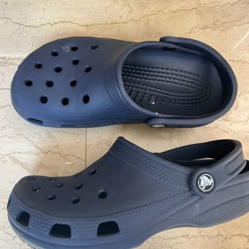 Crocs women's slippers, dark blue, size W7 EU 37.5