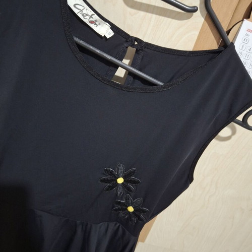 Chaton blouse medium size, shiny and cool fabric