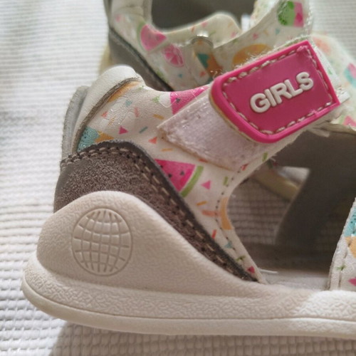 Smart Kids sandals size 20 used with ice cream design