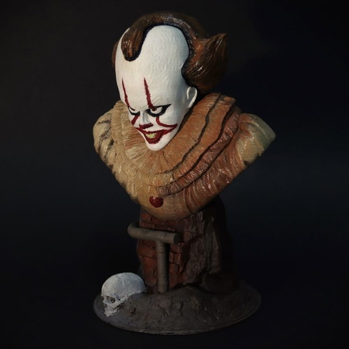 Pennywise figure new, 25 cm, painted and spray finished