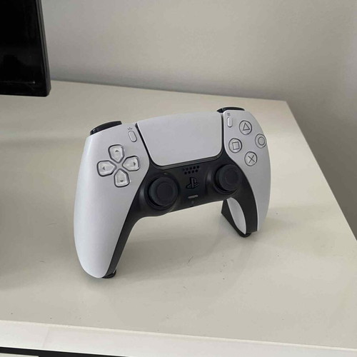 PS5 Controller Stand like new, minimalist style