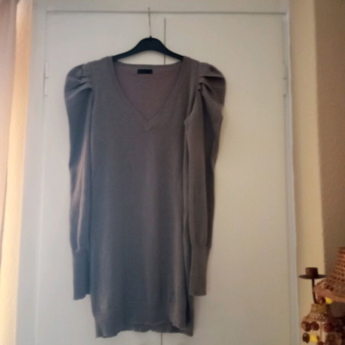Mini dress gray with silver thread and unique sleeve like new