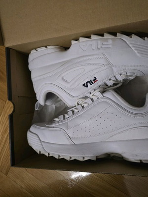Fila Disruptor size 45 like new, white casual shoes