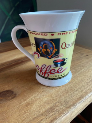 Vintage porcelain mug "Constant Quality Coffee" new, Bavaria design
