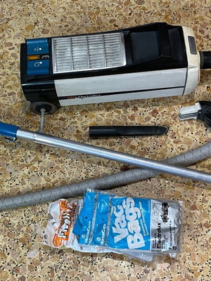 Electrolux 320 Vintage Vacuum Cleaner used with 17 bags