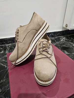 Suede Women's Oxford Shoes Used, Beige, Size 38
