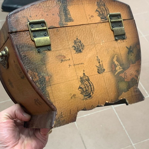 Vintage box used, decorative with broken handles and lock