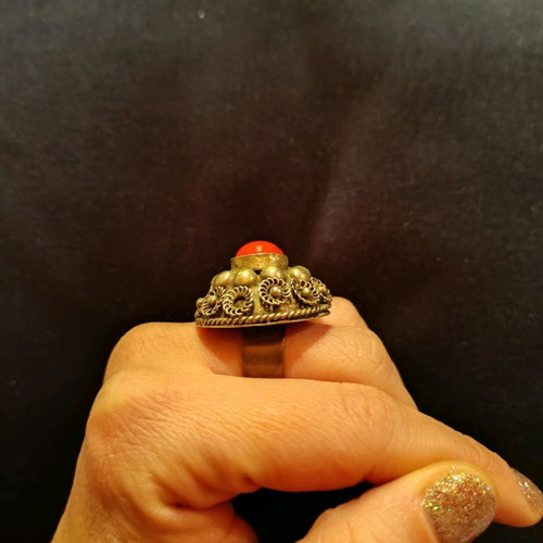Vintage collectible ring used
