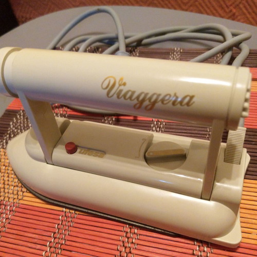 Ufesa mini travel iron like new, 45W with 50ml water tank
