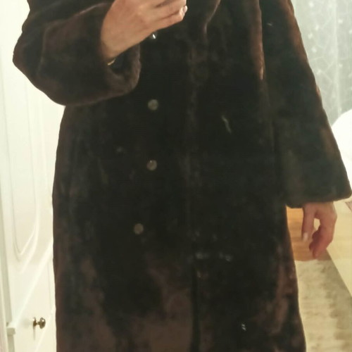 Fur coat like new, dark brown, satin lining, size L