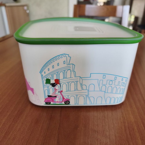 Tupperware food storage containers Italy design set like new