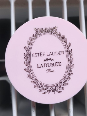 Estée Lauder x Ladurée Paris collectible compact new