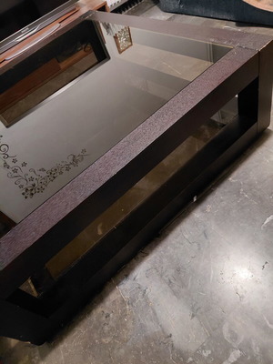 Ξύλινο τραπέζι σαλονιού 120×120×40 μεταχειρισμένο με διπλό τζάμι