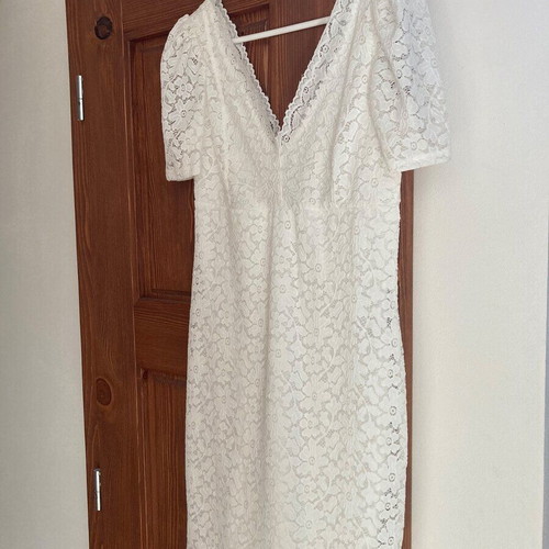 Lace dress white knee-length like new