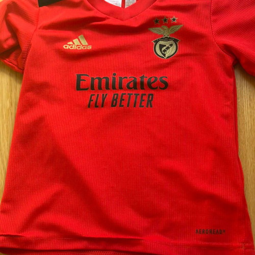 SL Benfica Adidas football kit like new authentic, ages 4-5