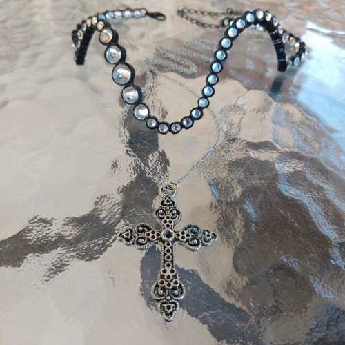 Zara choker necklace and Y2K cross necklace set new