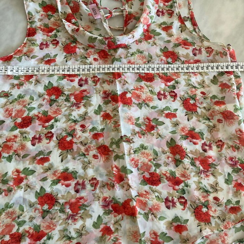 Sleeveless blouse like new, airy, multicolored, size large
