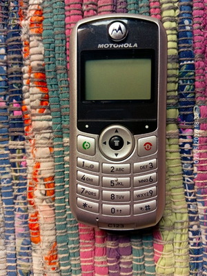 Motorola C123 used phone with good battery and unknown function