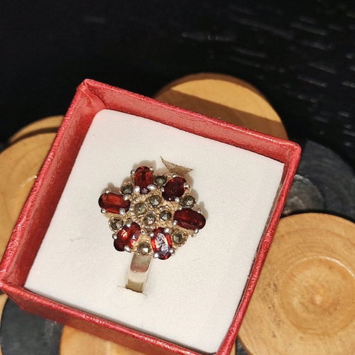 925 Silver Ring new with red garnet, size 19