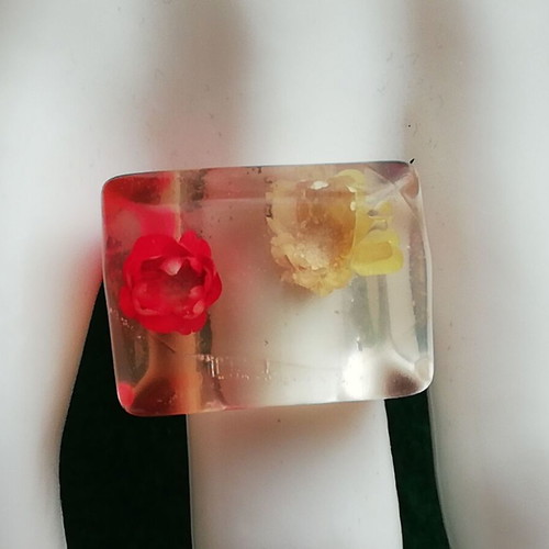 Square blown glass ring with dried flowers new