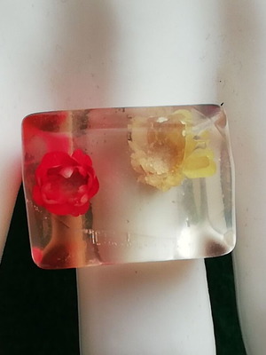 Square blown glass ring with dried flowers new