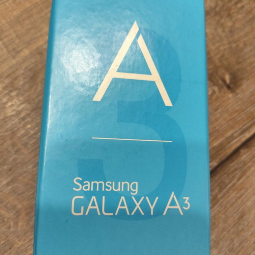 Samsung Galaxy A3 (2015) 16GB white like new