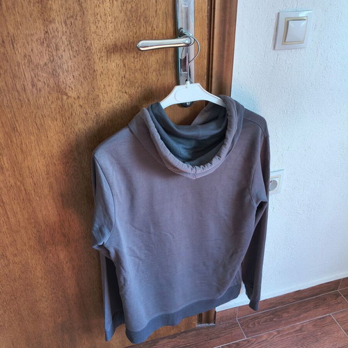 Pull & Bear hoodie size S, grey with yellow logo and drawstrings