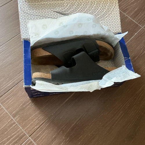 Birkenstock Arizona sandals, size 42, black, regular fit