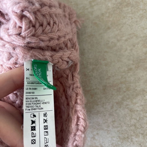 Benetton pink knit cap used, size M