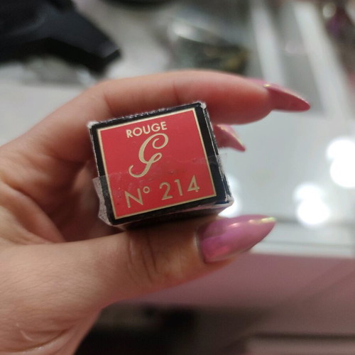Guerlain Rouge Velvet used red lipstick