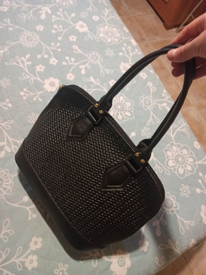 Black handbag like new