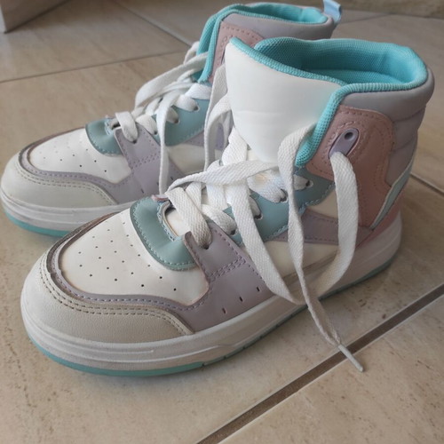 Athletic boots size 34 like new, purple and turquoise