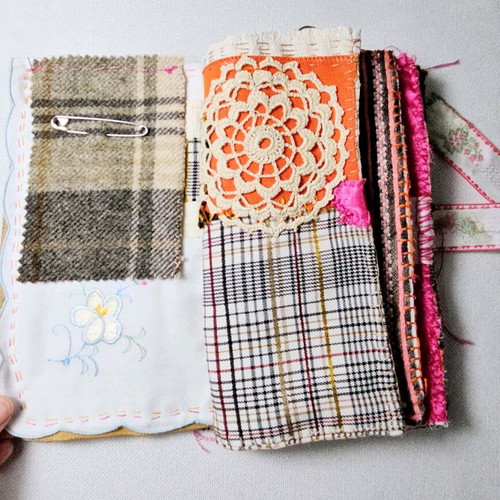 Handmade book/pouch for needles and threads like new