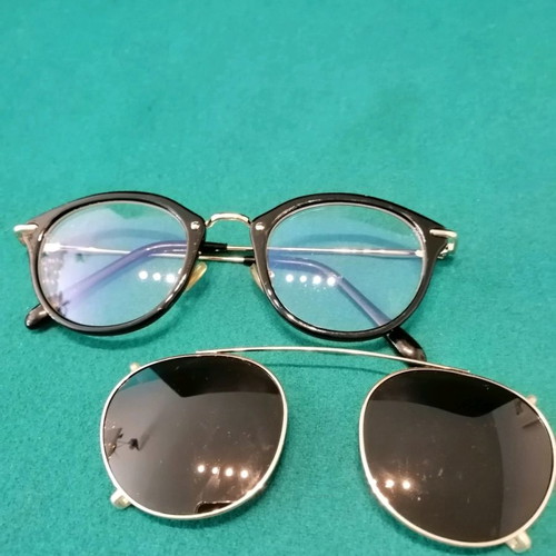 Women's Optical Frame With Clip-On Sunglasses Like New, Black And Gold