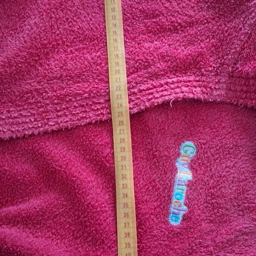 Guy Laroche children's bathrobe used with belt, hood and pockets