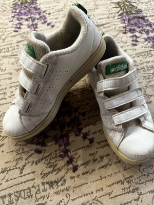 Adidas kids shoes in good condition, size 31, athletic