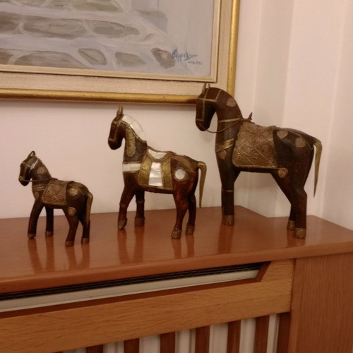 Wooden ebony horses with brass like new, vintage set of 3