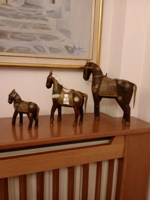 Wooden ebony horses with brass like new, vintage set of 3