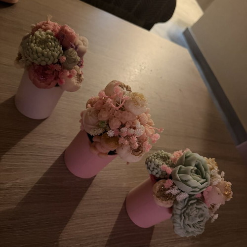 Decorative candles new with pleasant scent in various sizes