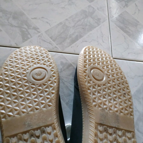 Athletic shoes like new for girls size 38