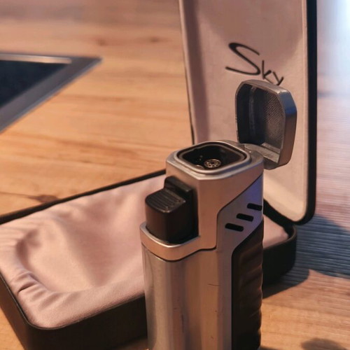 Sky cigar lighter like new with 4 flames and built-in cutter