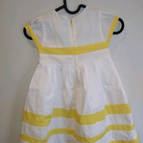 Le Baron summer dress for girl 6 years like new, white and yellow