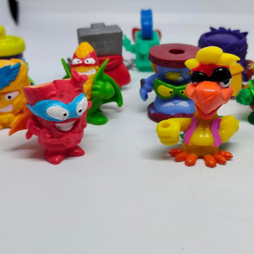 Superzings Superthings collectible figures set of 15 like new