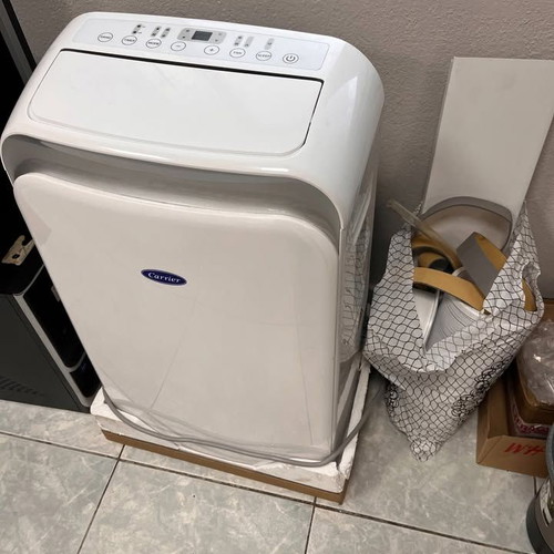 Carrier Portable Air Conditioner 12,000 Btu inverter like new