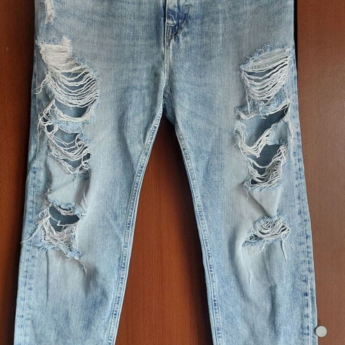 Staff women's jeans like new with front rips