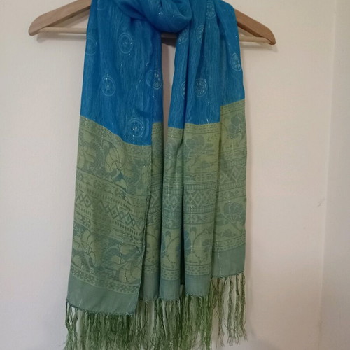 Silk scarf like new in blue-green with gold thread