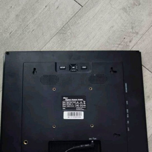 Digital photo and video album used with remote control