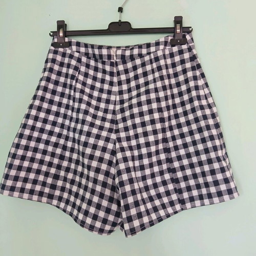 Glamorous high-waisted shorts like new, sizes S and M, cotton